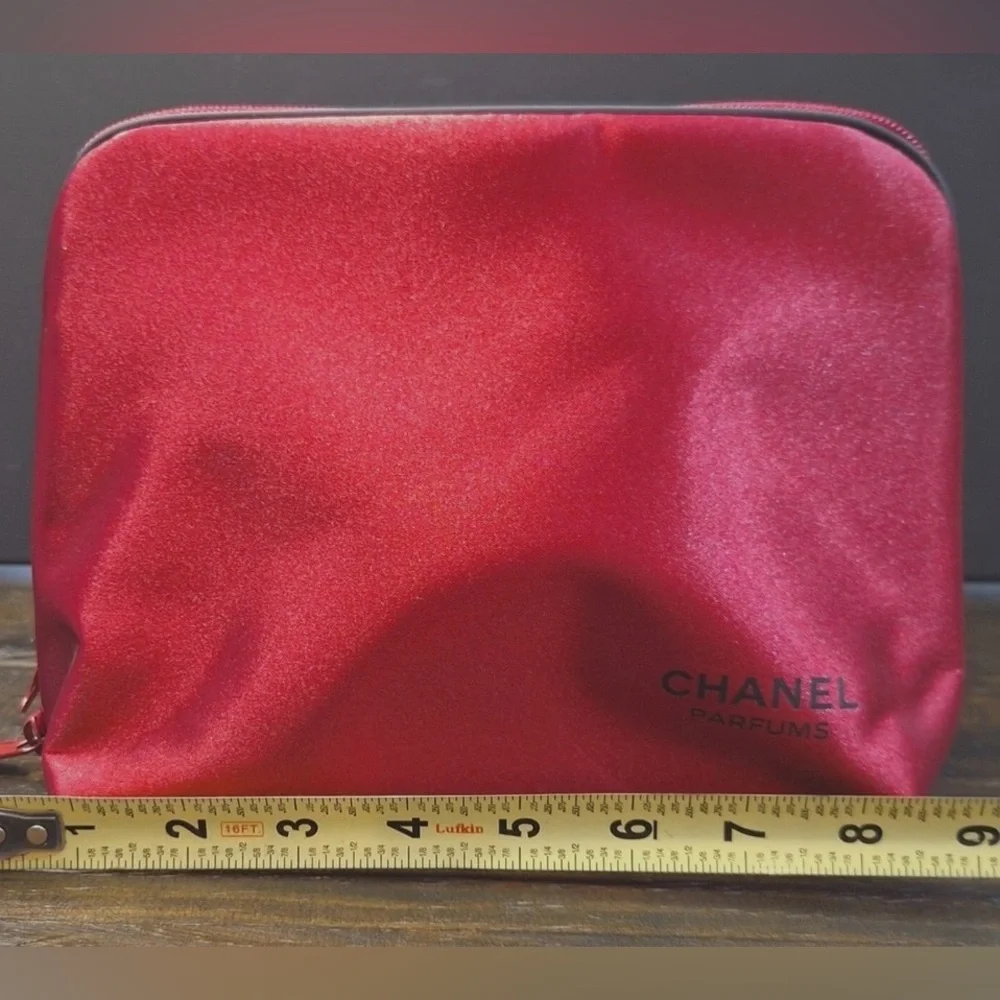 CHANEL Dark satin Scarlet Parfums makeup Pouch - Picture 9 of 10